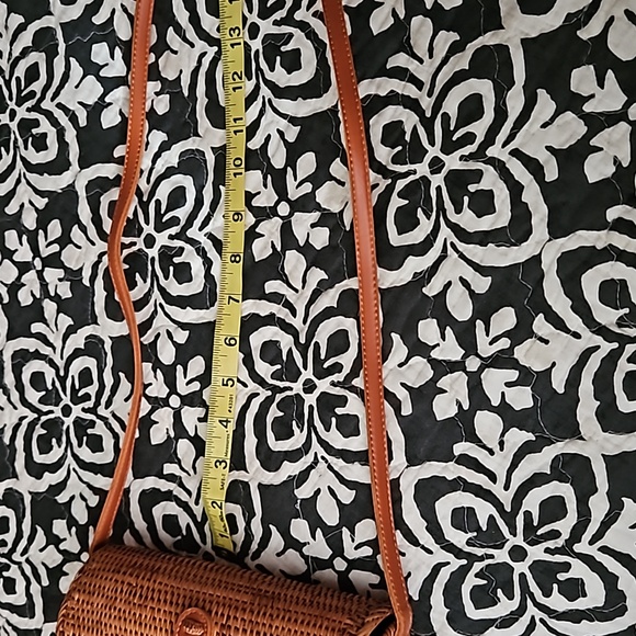 Rattan crossbody bag - Picture 5 of 10